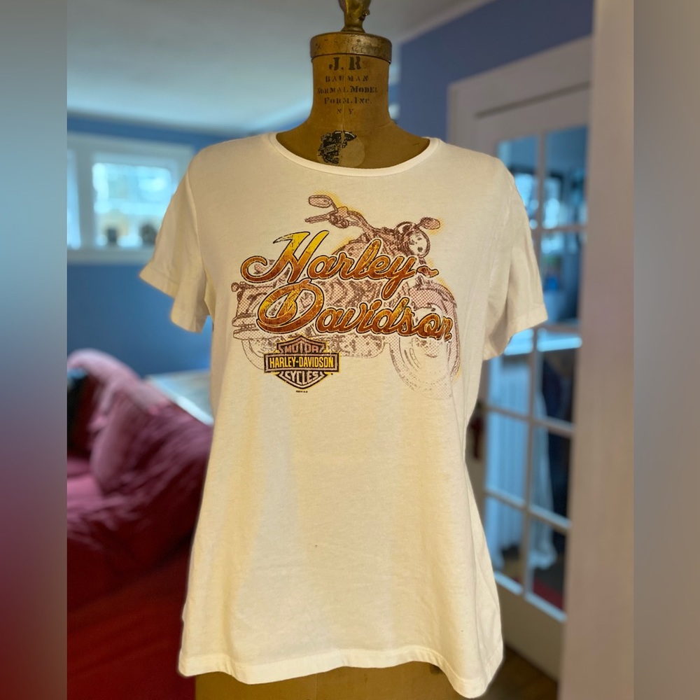 EUC Women’s XXL Harley-Davidson Dealer scoop neck t-shirt